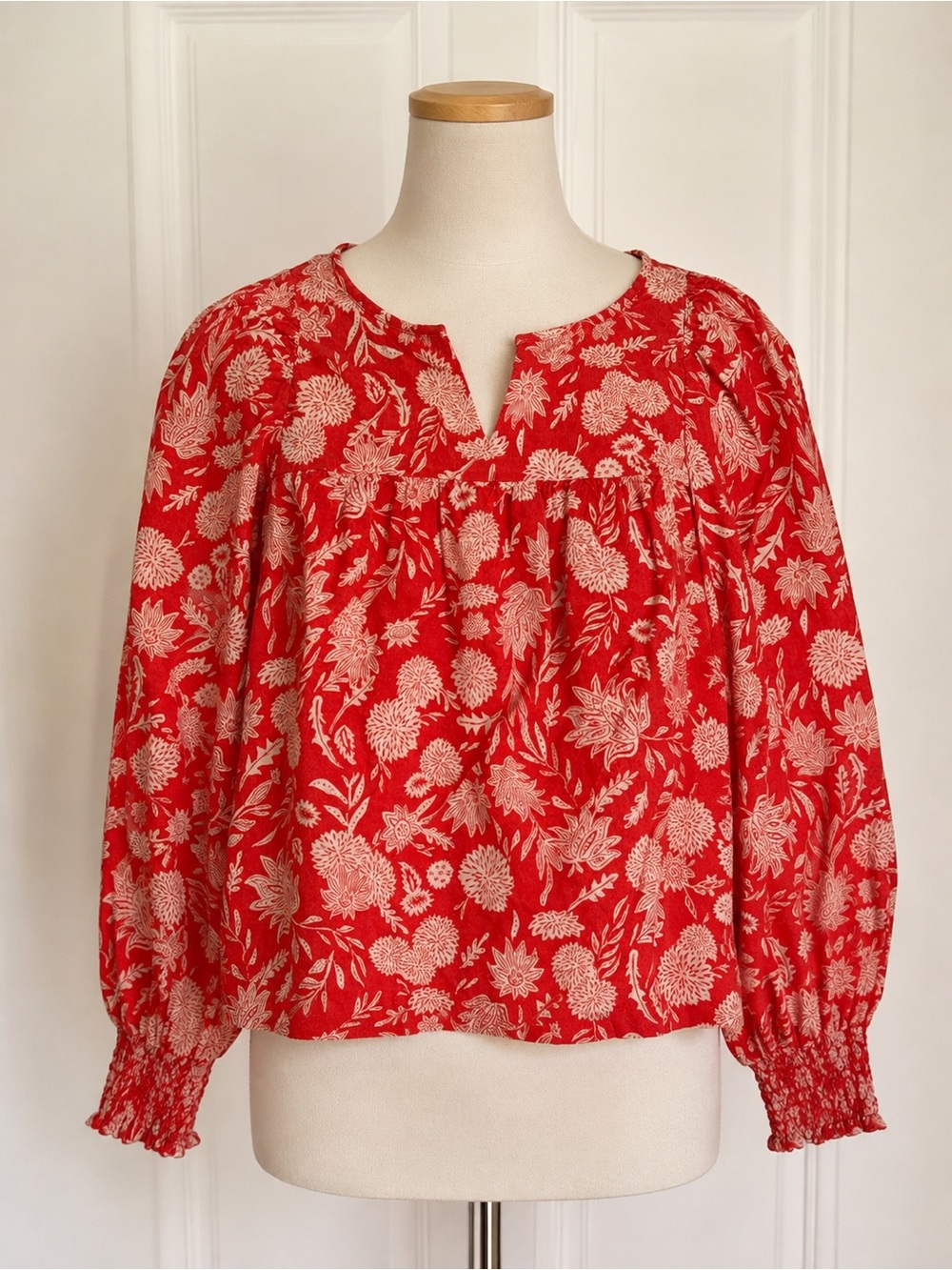 Universal Thread Red Floral Peasant Top